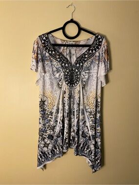 World Unity Y2K Women's White and Blue Printed V-Neck Tunic Top